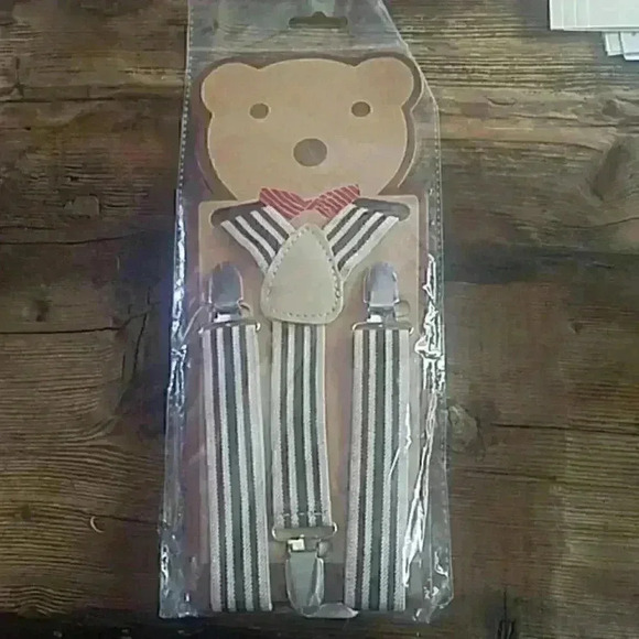 Stripe Suspenders and gray bow tie. - Picture 1 of 2